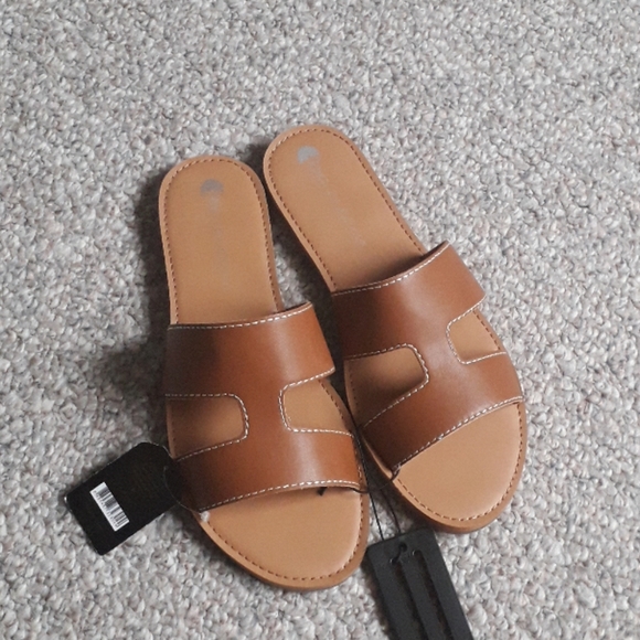 h band sandals
